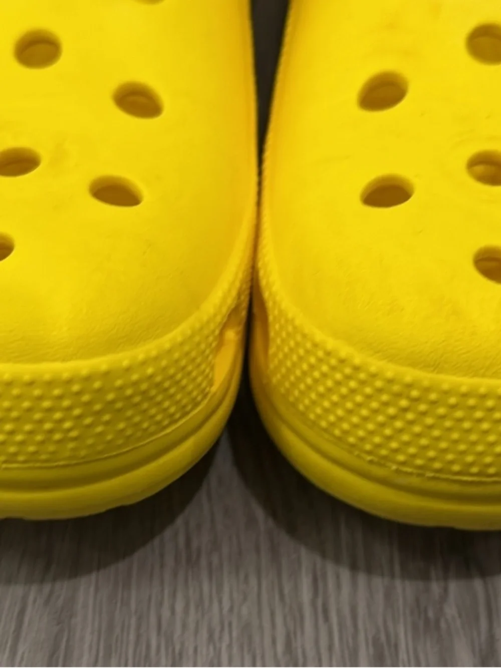 CROCS Classic Clog in Bright Yellow men’s size 13